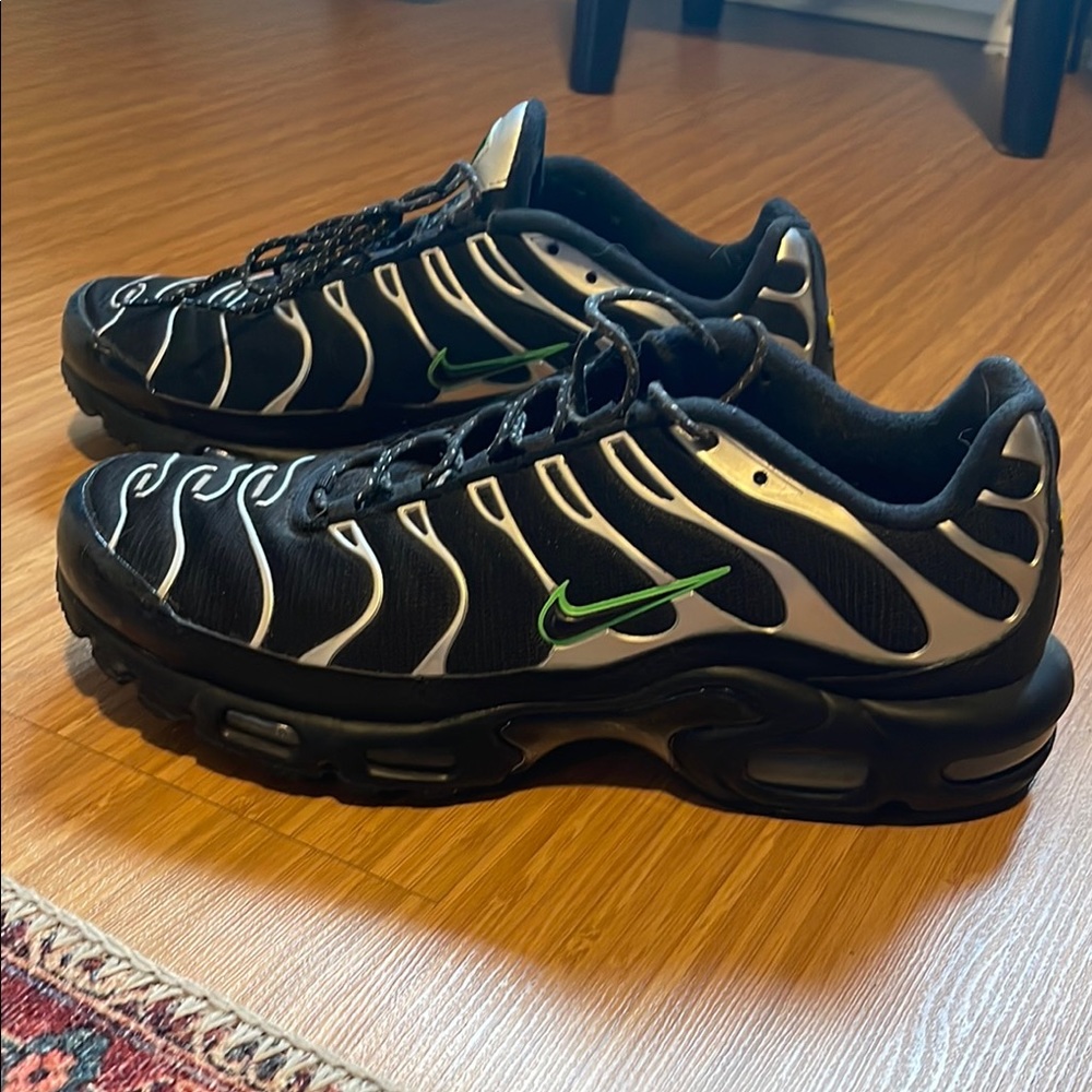 Nike Air Max Plus ‘Black Silver Green Strike’